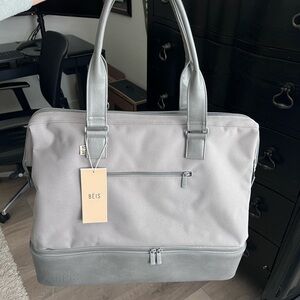 BEIS The Weekender 
in Grey